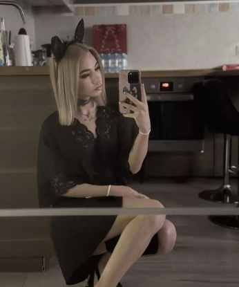 От меня ты получишь незабываемый опыт и настоящую насладу. ✨
У меня есть гибкий график, так что можем встретиться в любое удобное для тебя время. В моих услугах - эротический массаж, классический секс, французский минет, ролевые игры и многое другое. 😏
Фото, которые ты видишь здесь, полностью соответствуют реальности. Я стройная и сексуальная с красивой грудью и упругой попкой. 😍
Мои умелые руки и соблазнительное тело принесут тебе незабываемый удовлетворение. Учебники мне лишние, ведь мой опыт говорит сам за себя. 😉
Очаровательная улыбка и мягкие прикосновения превратят наше свидание в настоящий праздник страсти. 💋
Так что, давай сделаем это в Москве, я жду тебя! 🔥 Викуся